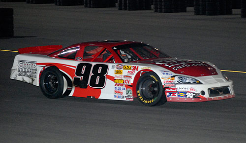 2013-Larson_Daytona_BatB-98car.jpg